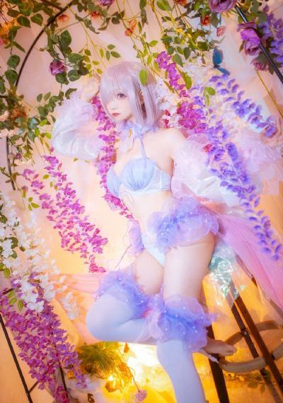 《年轻女教师2》在线播放